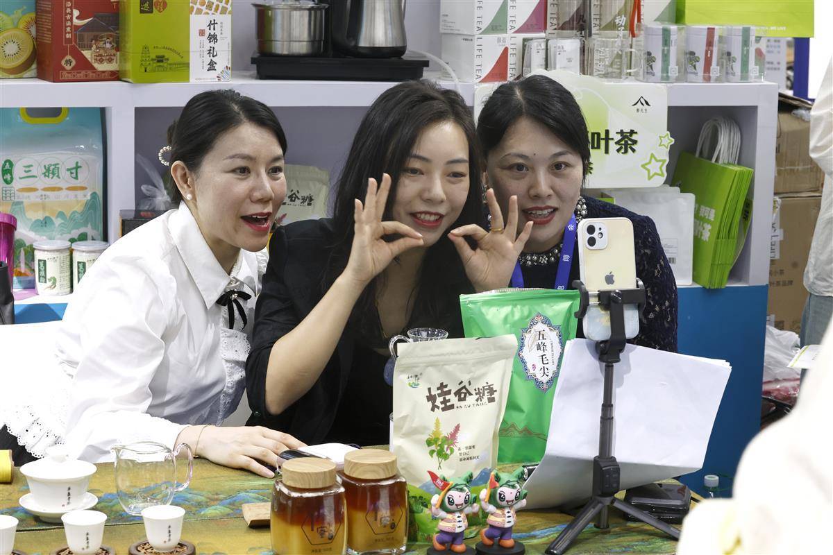 八人排九牌下载